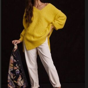 Pilcro Bright Yellow V-Neck Oversized Sweater size Small
